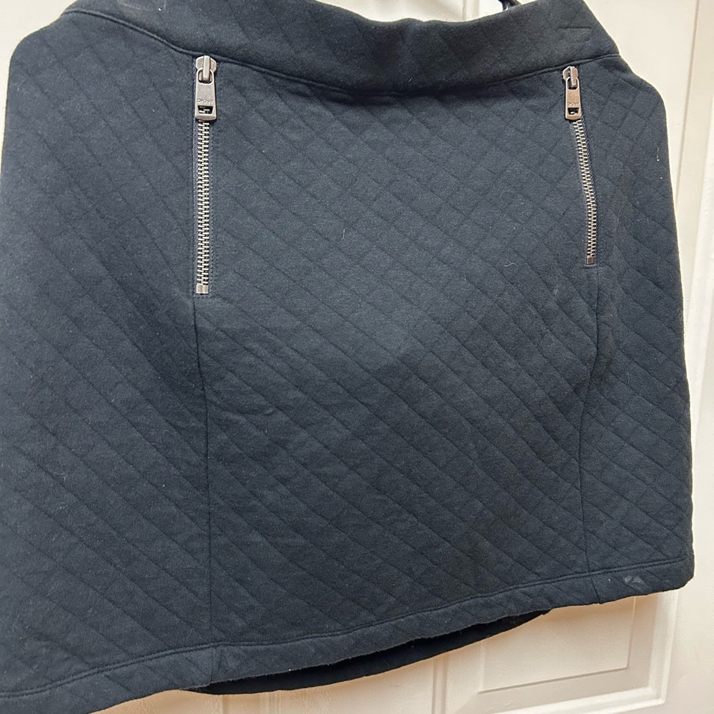 DKNY short skirt NWT